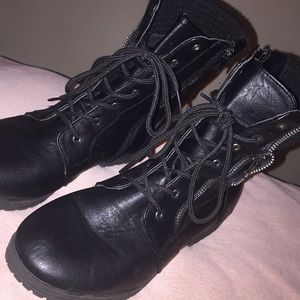 Combat boots